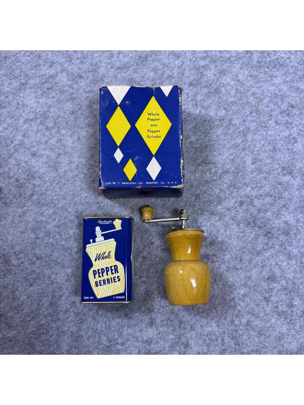 Vintage Pepper Grinder & Berries Set